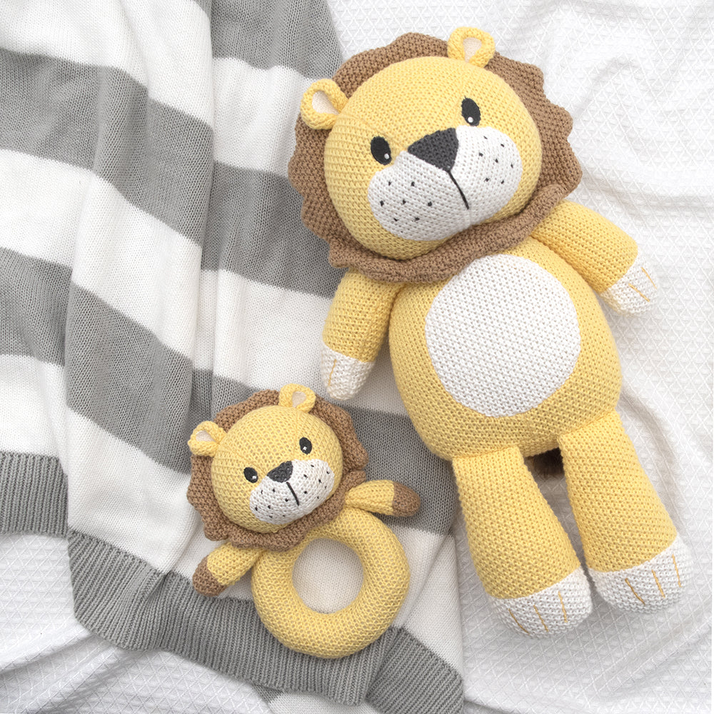 Leo the Lion Knitted Toy