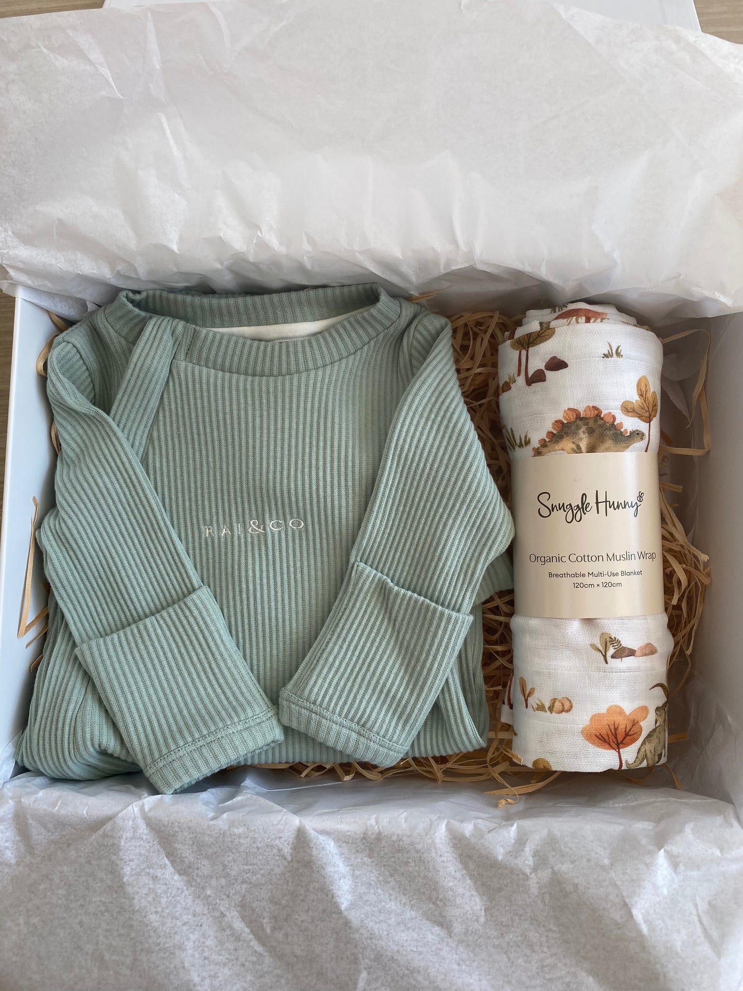 Onesie & Swaddle Giftbox Boy